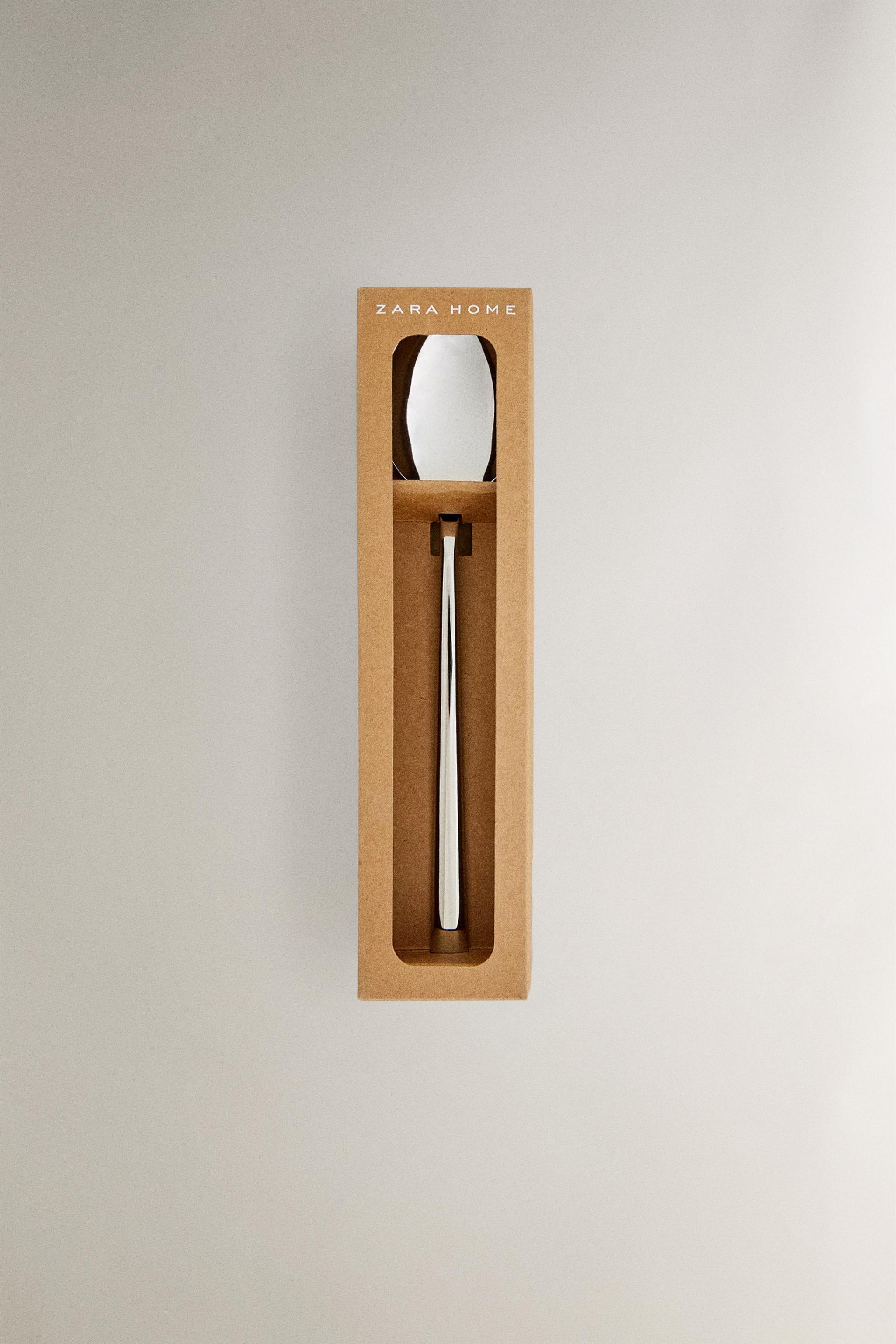 LOT DE CUILLÈRES EN ACIER BRILLANT (LOT DE 4)